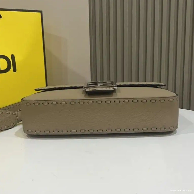 Affordable Leather Romano Medium Baguette Cuoio Selleria Khaki In Fendi Bag 0407 HOT SALE